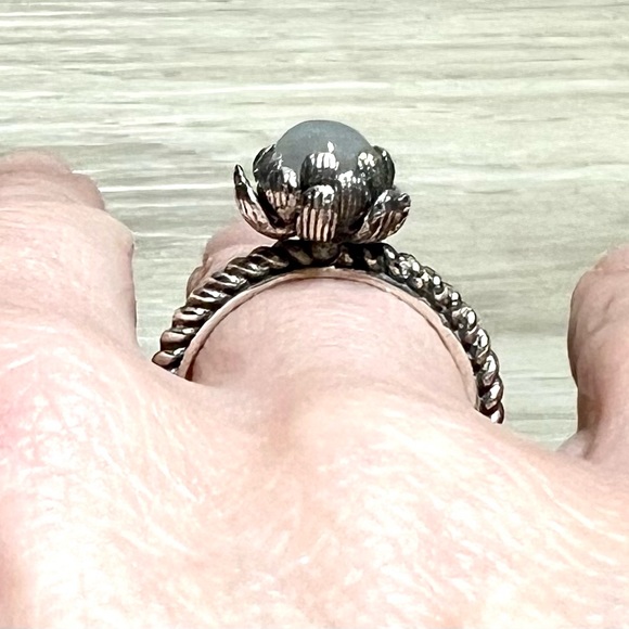 Vintage Handmade Oxidized Sterling Silver Moonstone Lotus Flower Ring, Size 6 - Picture 12 of 13